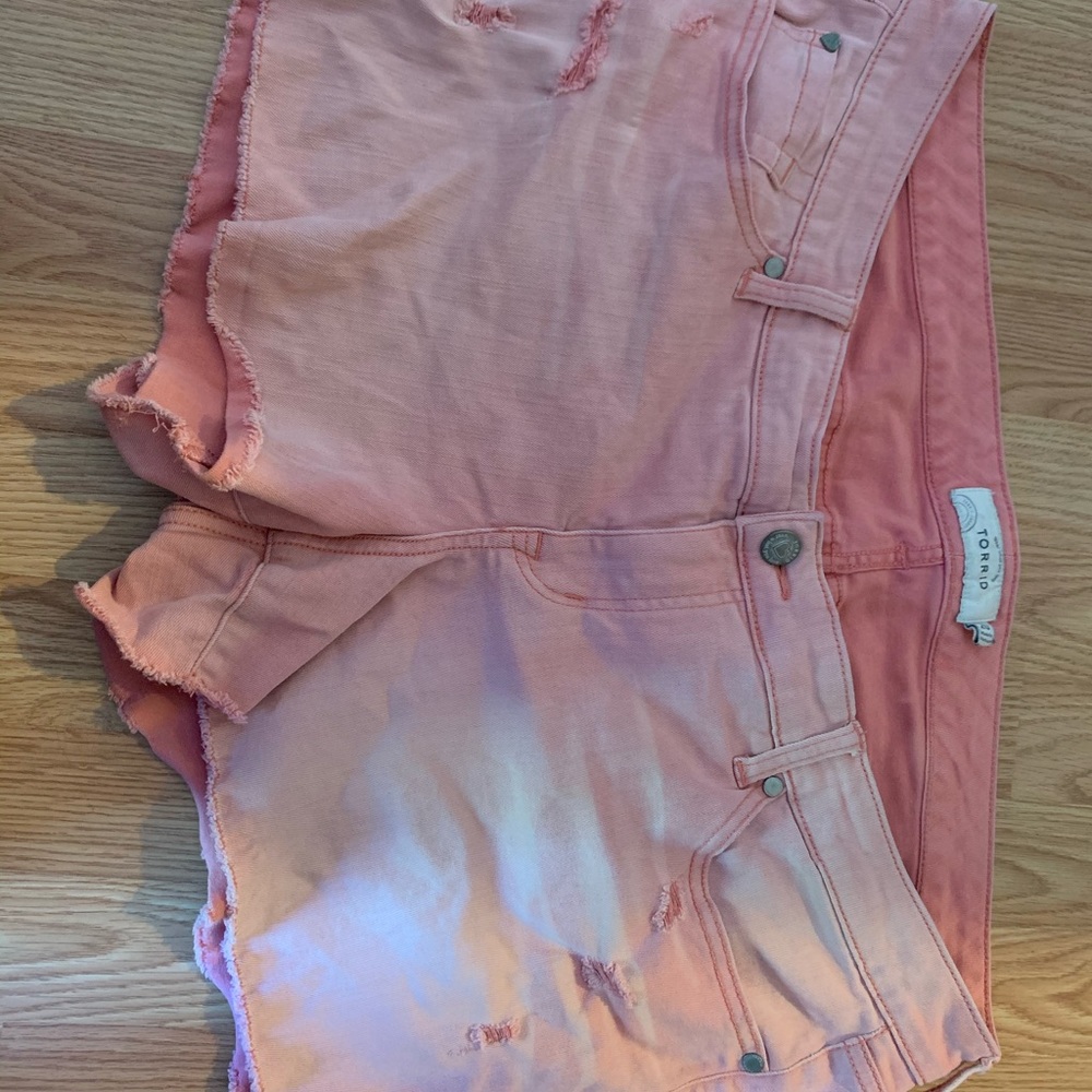 Torrid size 20 coral shorts